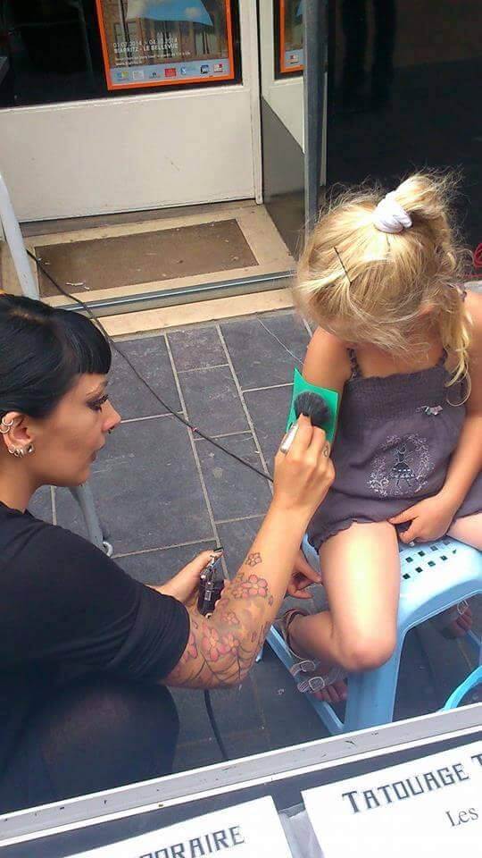 Tatouage temporaire.